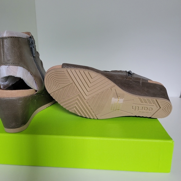 Earth Open Toe Booties - Picture 6 of 7